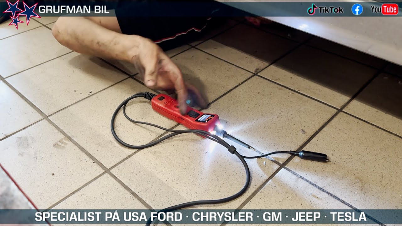 Vi reparerar en brandskadad GMC pickup.