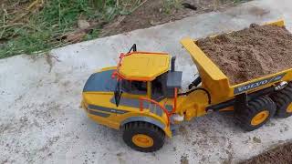 Rc excavator remot huina rc muat pasir ke truk volvo merci dan hino remot rc