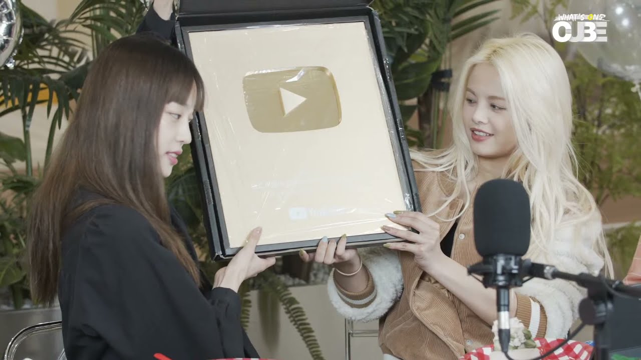 CLC 6th Anniversary♥ | CLC 6주년 기념 LIVE]  드디어 유튜브 골드 버튼 받았다?!