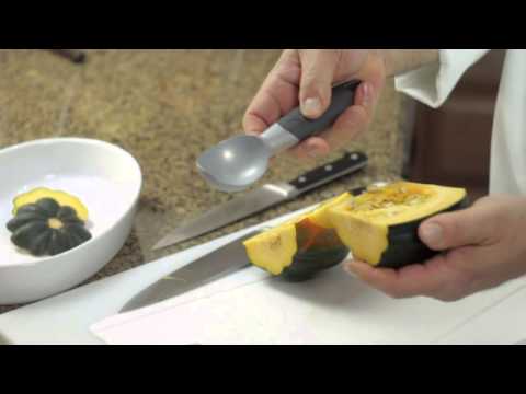 How To Easi Cut An Acorn Squash-11-08-2015