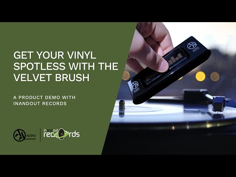 Essential Vinyl Care Remove Dust From Your Record With Velvet 