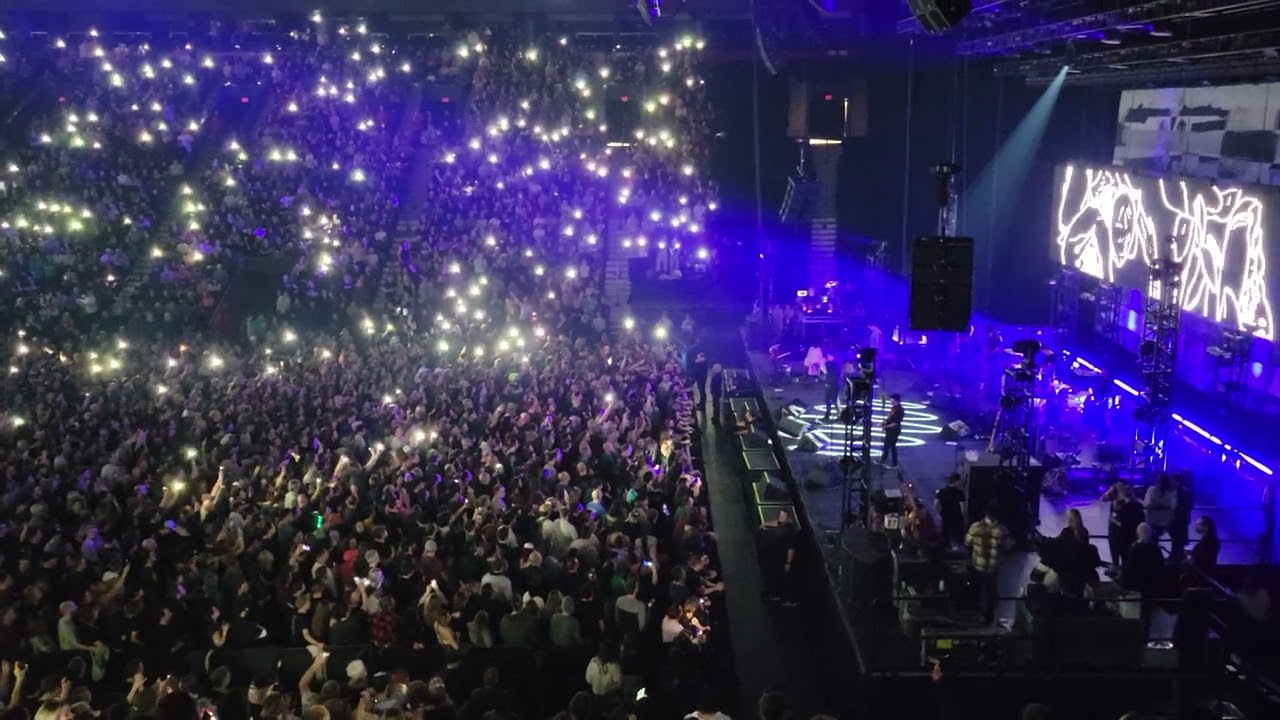 Les Cowboys Fringants - Plus rien - Centre Bell - Montréal - 6 janvier 2023
