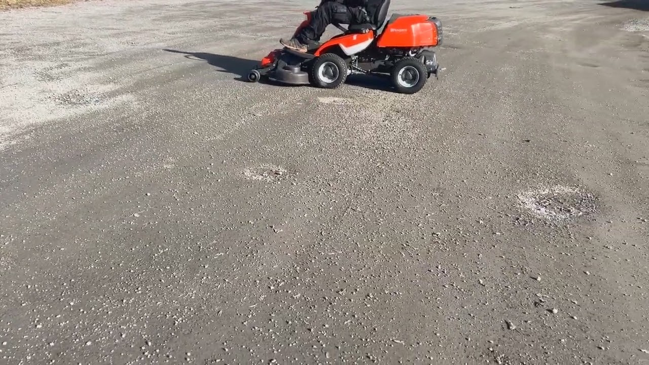 Åkgräsklippare 10h Husqvarna R216T AWD