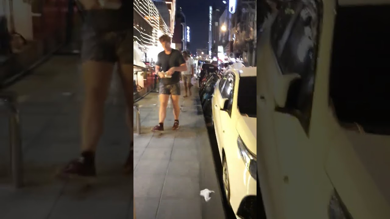 Bangkok 9, Weed on sukhumvit soi 11