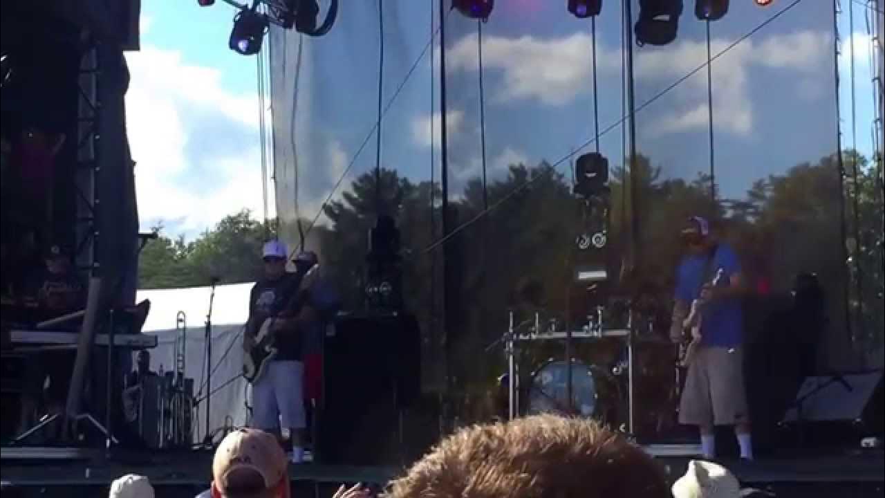 Slightly Stoopid w/ Karl Denson - Closer to the Sun live @ Lockn' Slightly Stoopid w/ Karl Denson - Closer to the Sun live @ Lockn'