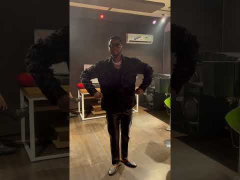 Kizz Daniel with the dance moves