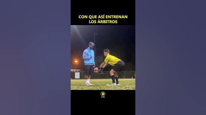 ASÍ ENTRENA UN ÁRBITRO DE FÚTBOL | 🤣🤣 |  #futbol #football #memesfutbol #humor #soccer