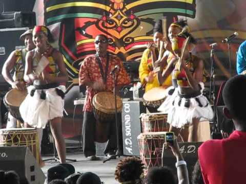 African Drum Dance - YouTube