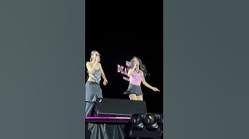 JISOO and JENNIE singing ROSÉ