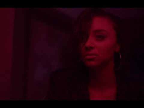 Darrein Safron   She Know   Official Music Video