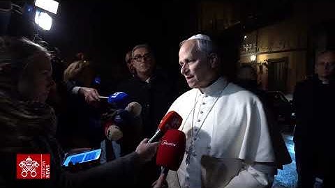 Pope Leo speaks to journalists in Castel Gandolfo
