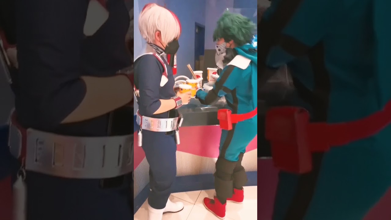 Fuimos al estreno de MHA con Cosplay!!! NUEVO VIDEO VLOG!
