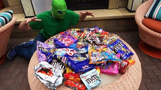 A lot of candy AND ALIEN