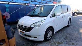 古くても安くてもちゃんと走ります 良い中古車 悪い中古車 年式も走行距離も同じ ステップワゴンです 点検中 福島県の安い中古 車屋です 買取も販売も車検もタイヤも何でもやってます 低価格車専門店ピース グーネットピット