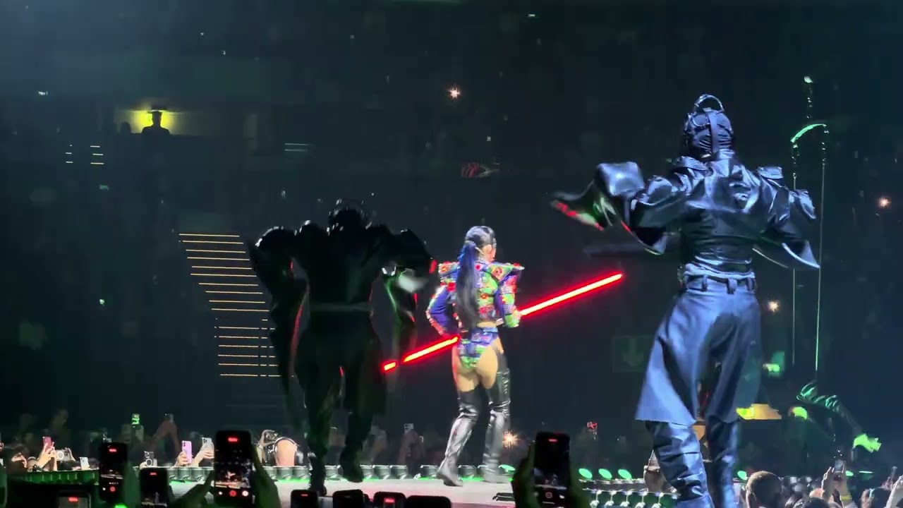 Katy Perry - E.T. (Live in Budapest | 27.10.2025 | 4K)