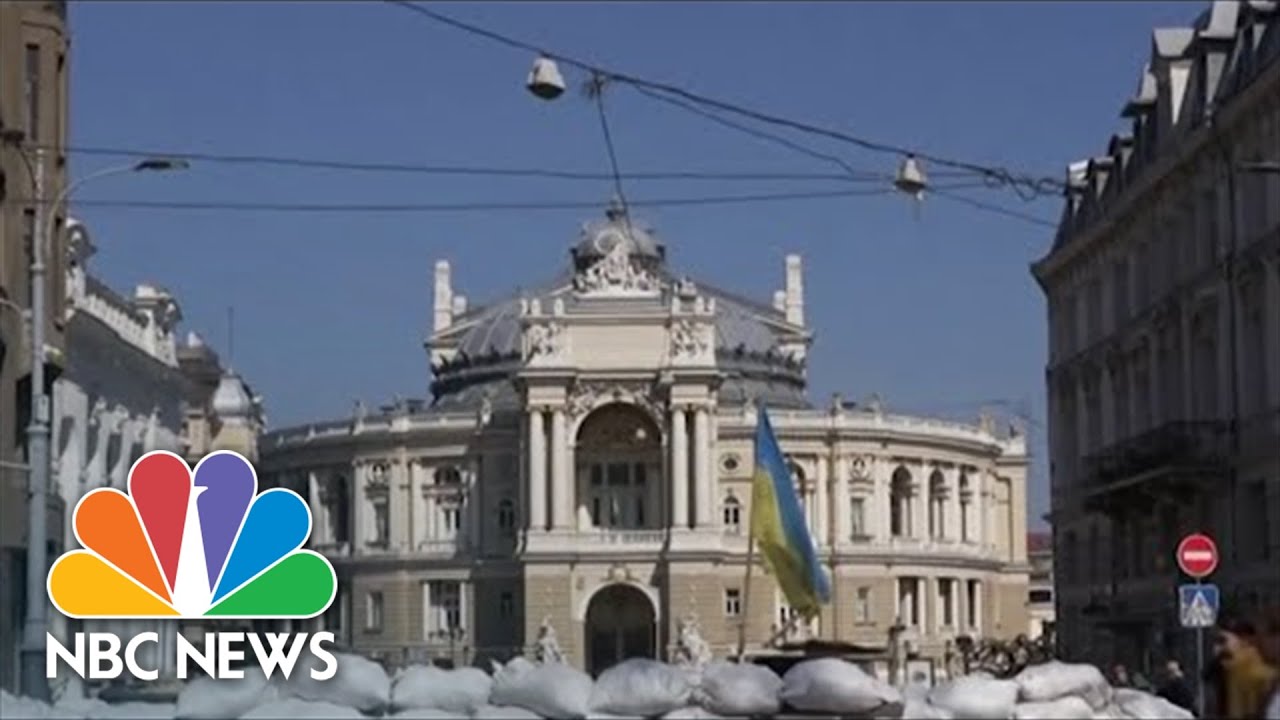 Ukrainians Racing To Protect Odesa