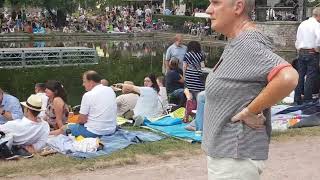 ...Kurz Vor Konzertbeginn Fly Me To The Moon Im Weimarhallenpark, Juli 23