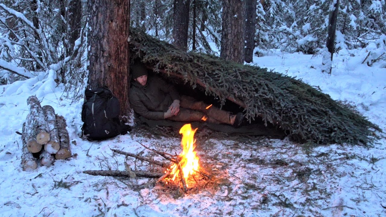 Winter Survival Shelter - Sleeping Outside in -25° Weather 