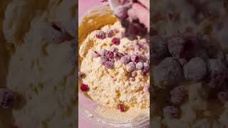 Lemon raspberry cake with cream cheese frosting and raspberry curd 🍋