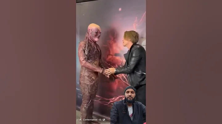 Jamie Campbell Bower Reunites With a Vecna Cosplayer at Mexico Horror Fest 2025