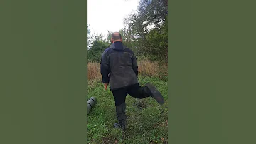 Хитрый прием самообороны от волка в лесу