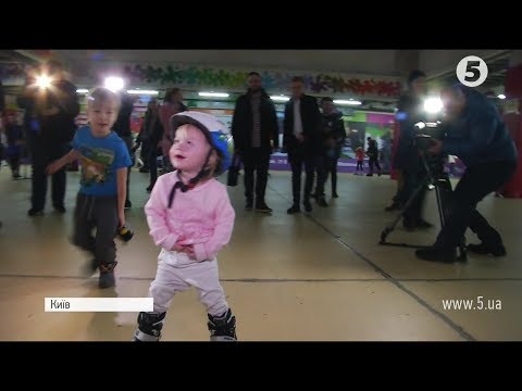 В памперсі і на роликах: маленька киянка встановила новий рекорд України