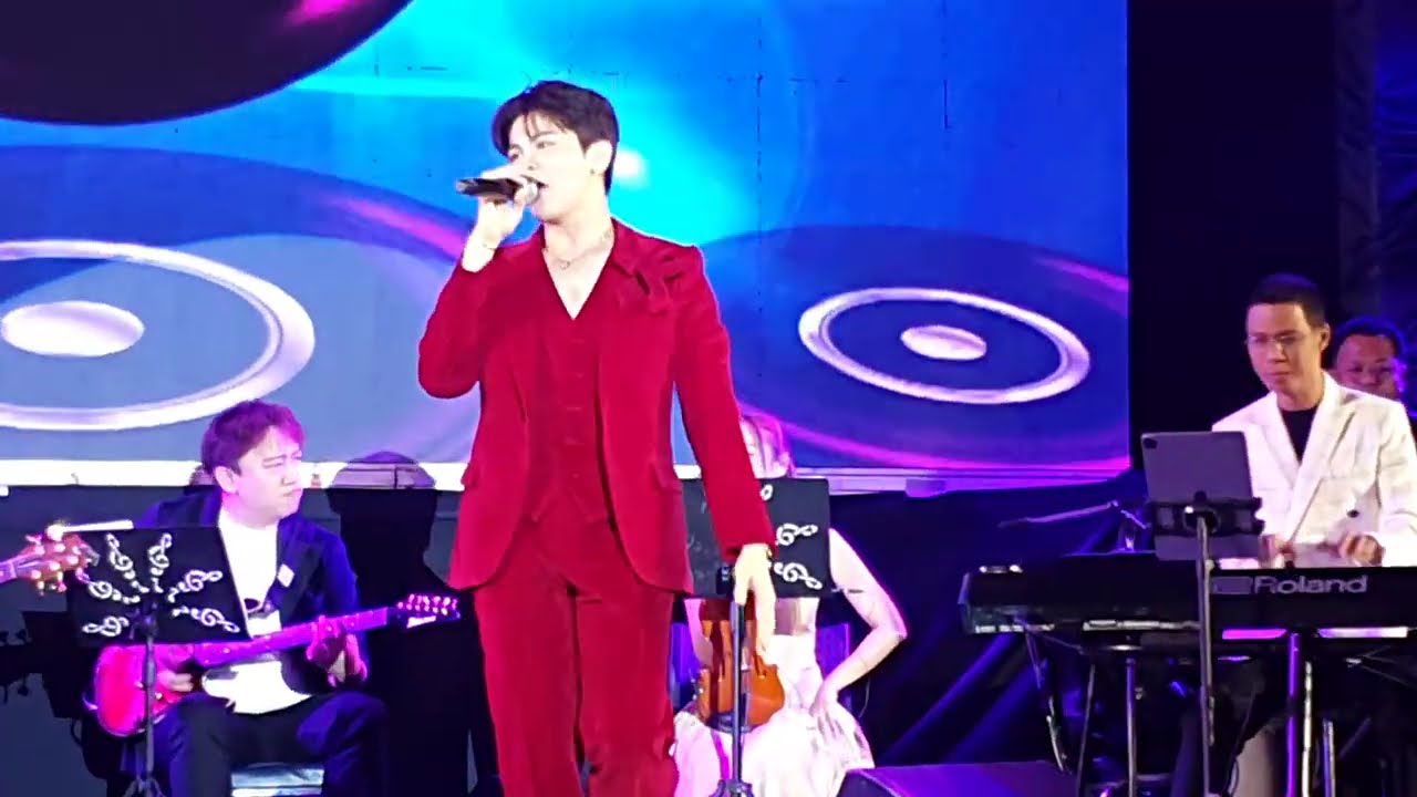 โตโต้ ธนเดช_รักเอ๋ย_วันที่ได้คำตอบ_สัญญาเดือนหก @ คอนเสิร์ต We Love , We Care เรารักเราดูแล-26-7-68