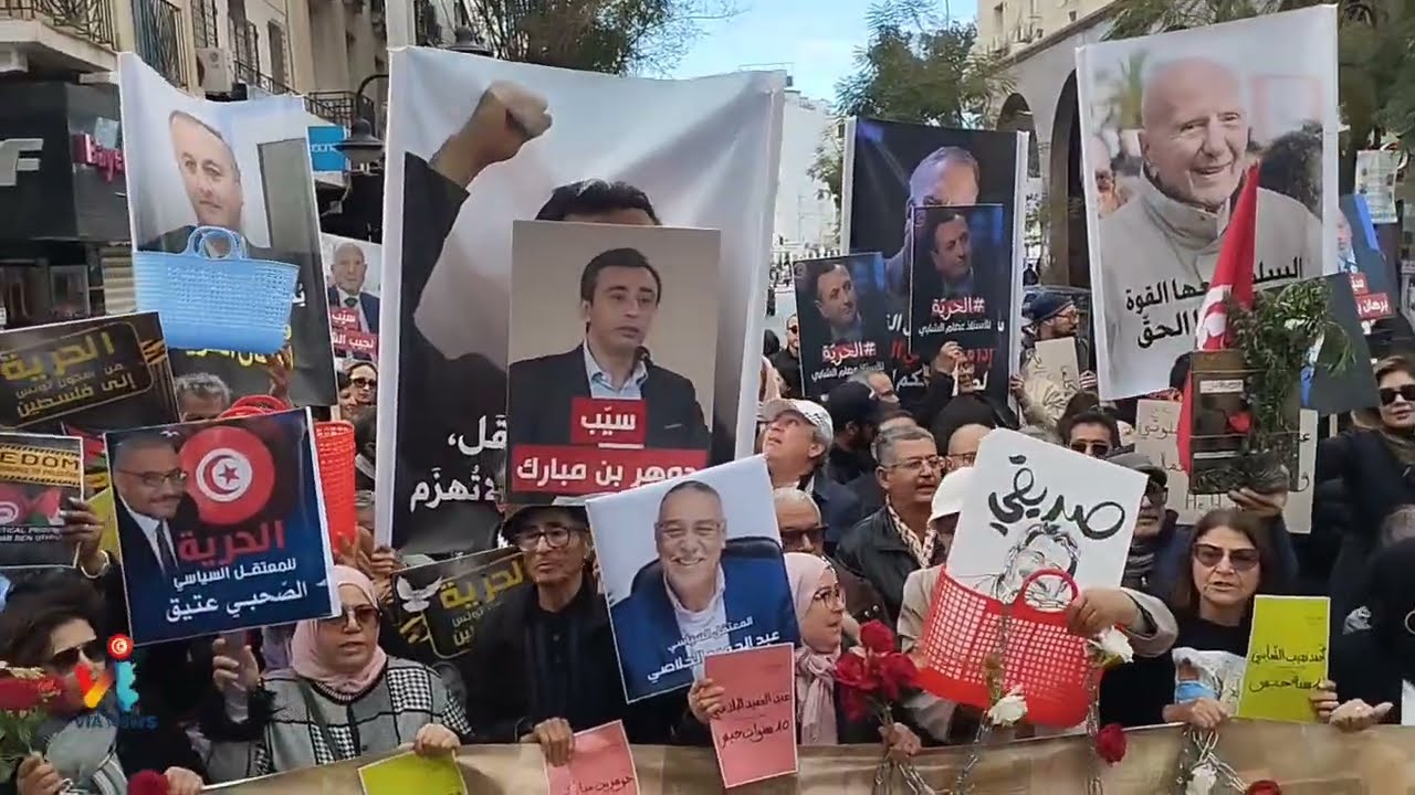 “ثلاث سنوات من الظلم والاستبداد”... عائلات المعتقلين السياسيين تندد