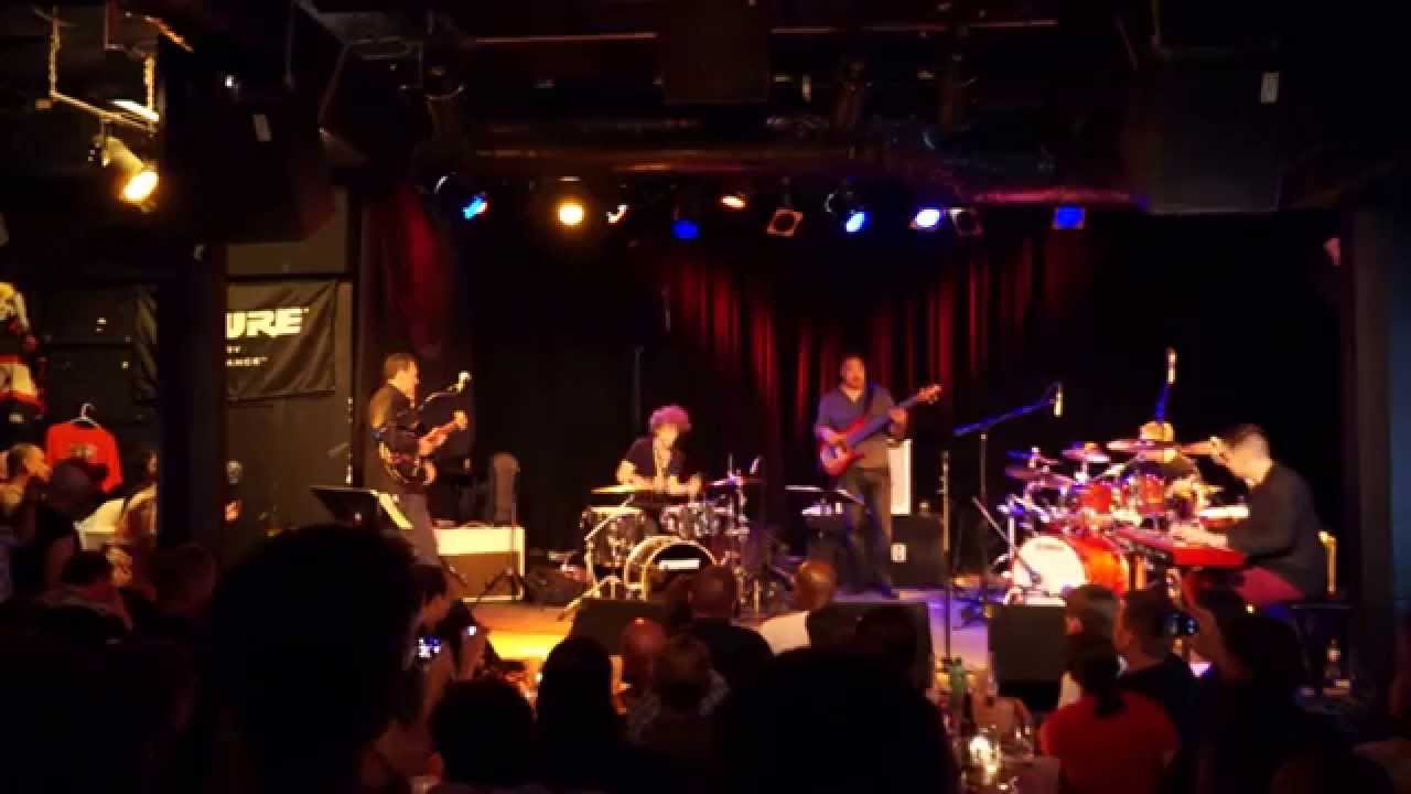 Jojo Mayer vs Dave Weckl playing Stevie Wonder's Higher Ground at ...