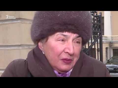 Должны ли спортсмены России участвовать в Олимпиаде под нейтральным флагом?