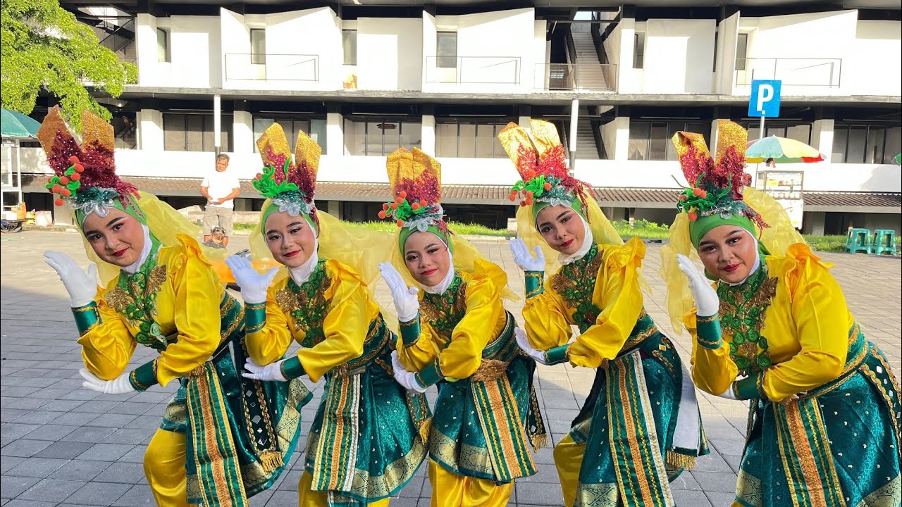 Juara Harapan 3 Festival Ngerandu Buko Tari Islam Kelompok B Tim Tari SDN Kampung Mandar 