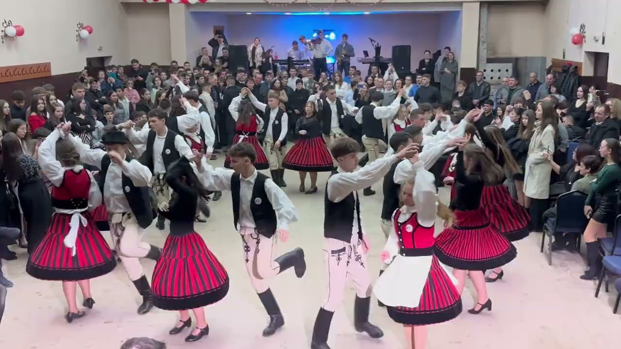 Nagykorúsítási Bál