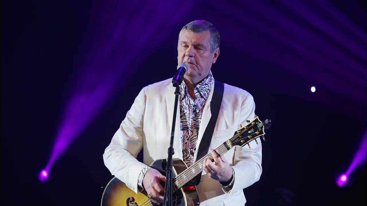 Смешные цитаты про пение. Хочу пою хочу танцую. Петь и танцевать картинки. Хочу пою хочу танцую. Хочу пою хочу танцую.