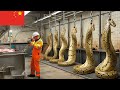 عربي داخل مصانع ذبح الأفاعي في الصين 2000 أفعى ت قتل كل ليلة من أجل المال والموضة 