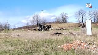 BAGERI I DALJE KOPAJU OKO OBJEKTA PORED KOGA JE NESTALA MALA DANKA! Na terenu i forenzičari by Srbija Danas 10,875 views 19 hours ago 1 minute, 59 seconds