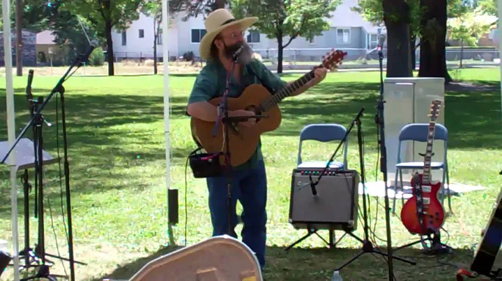 Paul Boruff accompanied by the Wind Maria