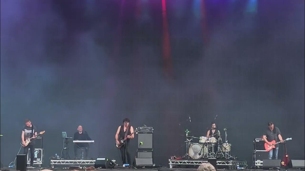 The Chameleons - Saviours Are a Dangerous Thing ( Live in Milton Keynes, Forever Now Festival) The Chameleons - Saviours Are a Dangerous Thing ( Live in Milton Keynes, Forever Now Festival)