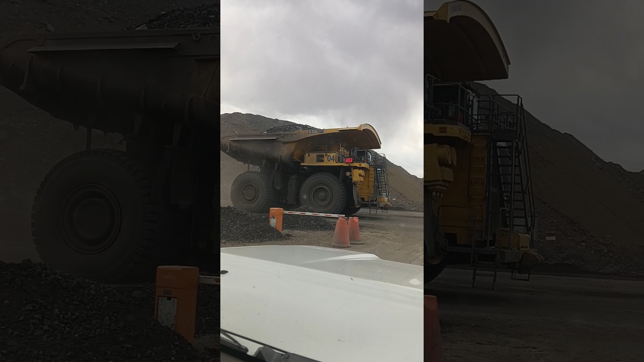 930E Load carrying 303 Ton #automobile