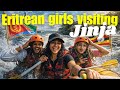 Eritreische Mädchen Genießen Jinja In Uganda Das Erlebnis Ist Unglaublich