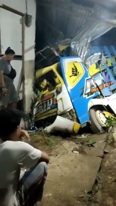 yaallah musibah apa lagi ini🥺||Story wa truk laka 30detik #shorts