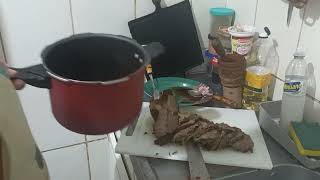 Finalizando a carne assada na panela de pressão