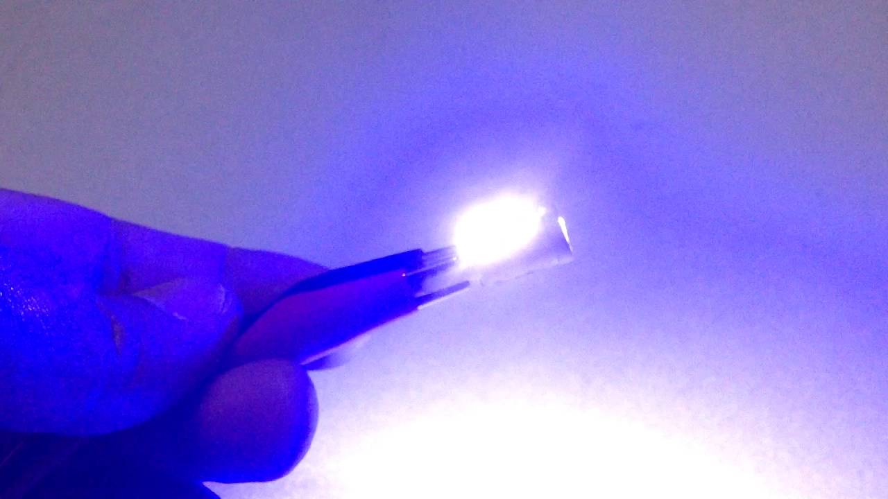 ขายไฟหรี่เซรามิก LED T10 สว่างพิเศษ ขนาดเท่าหลอดไฟหรี่เดิม คู่ละ 180 บาท