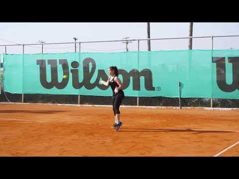 Michaela Laki Tennis training