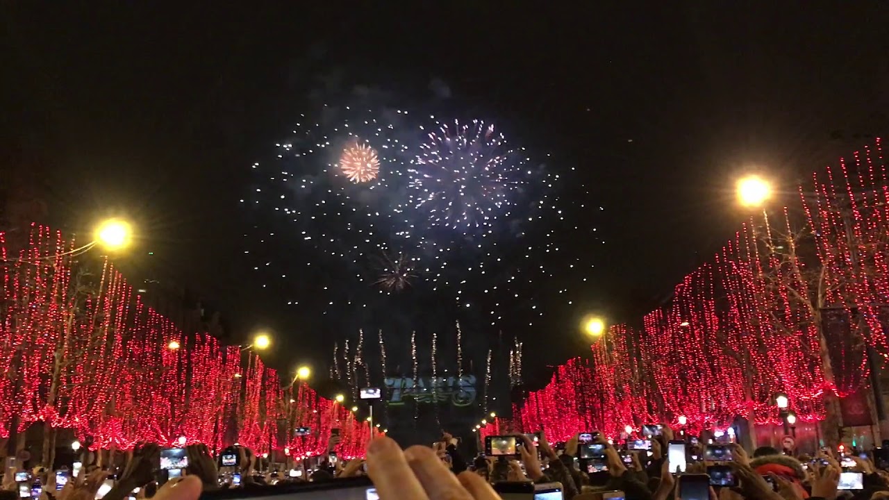 New Year's 2019 fireworks, Paris 2019 - New years eve Champs Élysées ...