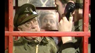 Dad's Army - The Lion Has Phones - ... do it somewhere else... - NL subs