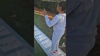 Tafels oefenen met @powerspel-onderwijs   volg ons op TikTok en Instagram @j.u.f.danique