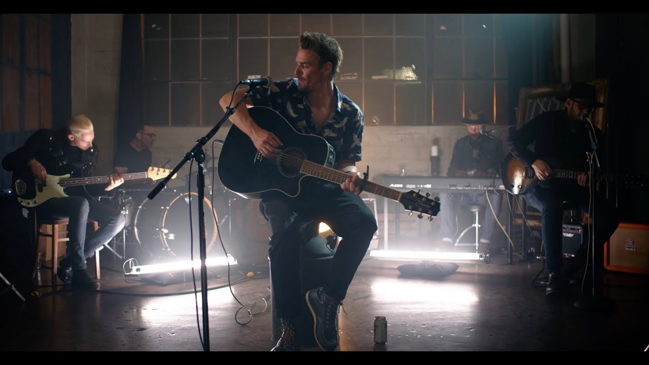 Riley Smith - Hang (Live at The Loft)