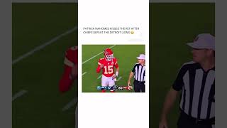 Patrick mahomes kisses ref