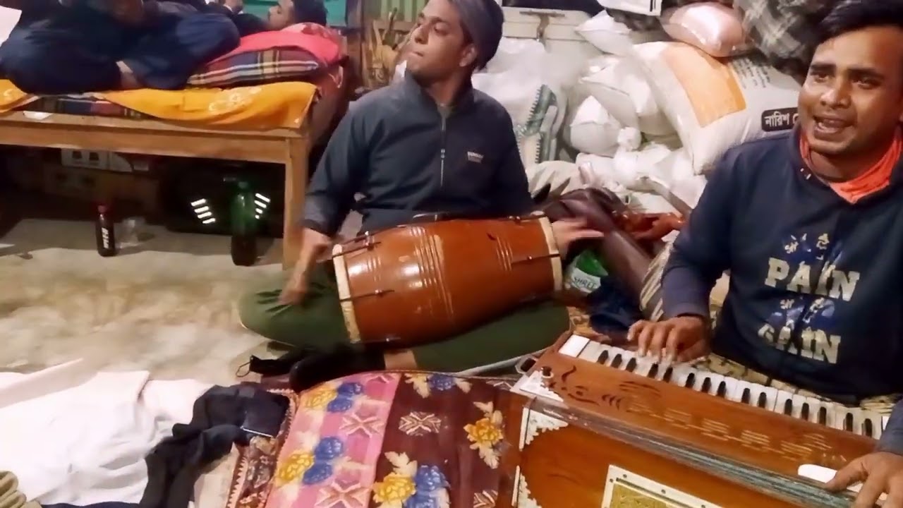 আলগা করো গো খোপার বাধন।বিখ্যাত নজরুল গীতি গাইছেন পাগল রনি।