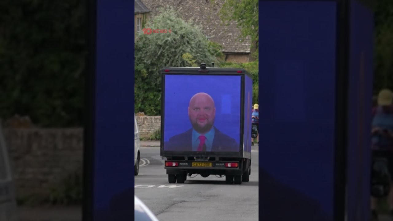 US Vice President JD Vance Mocked By English Town During Visit 10 News 